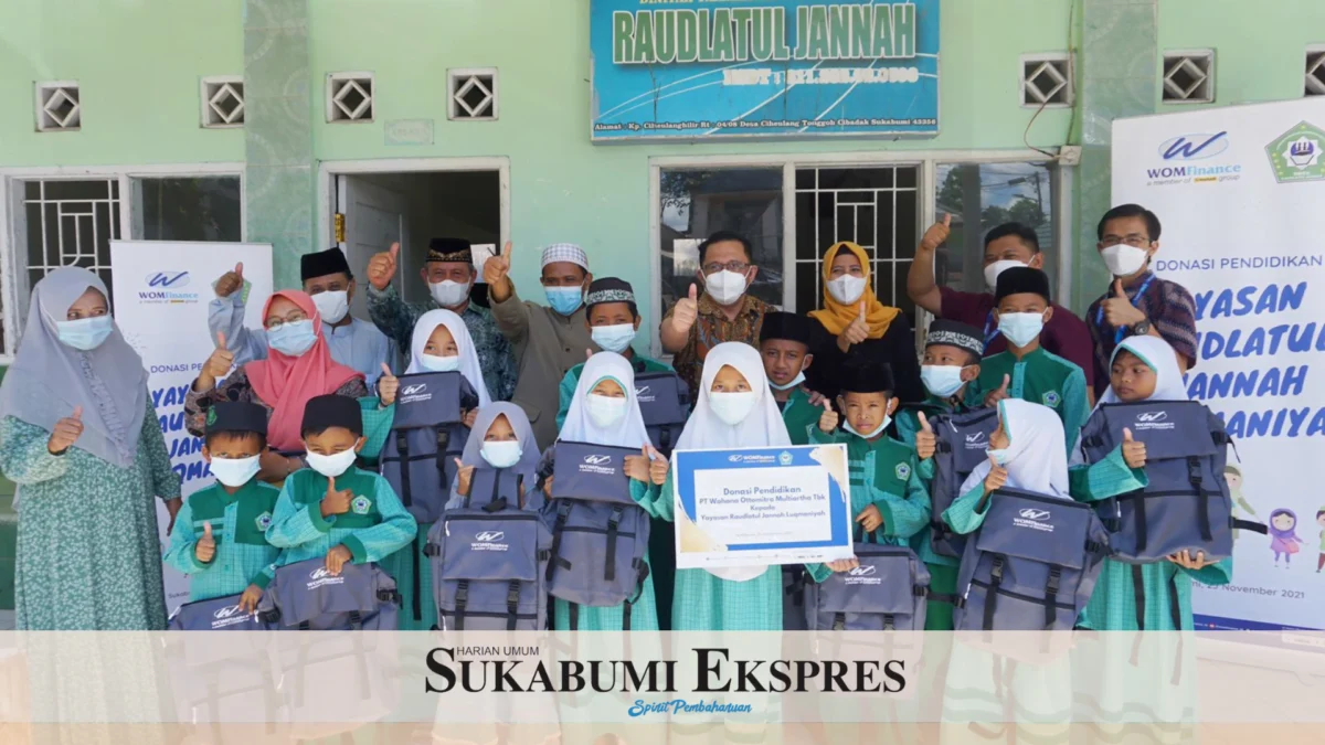 WOM Finance Berikan Bantuan Biaya Dan Peralatan Sekolah Pada Anak Yatim Di Sukabumi