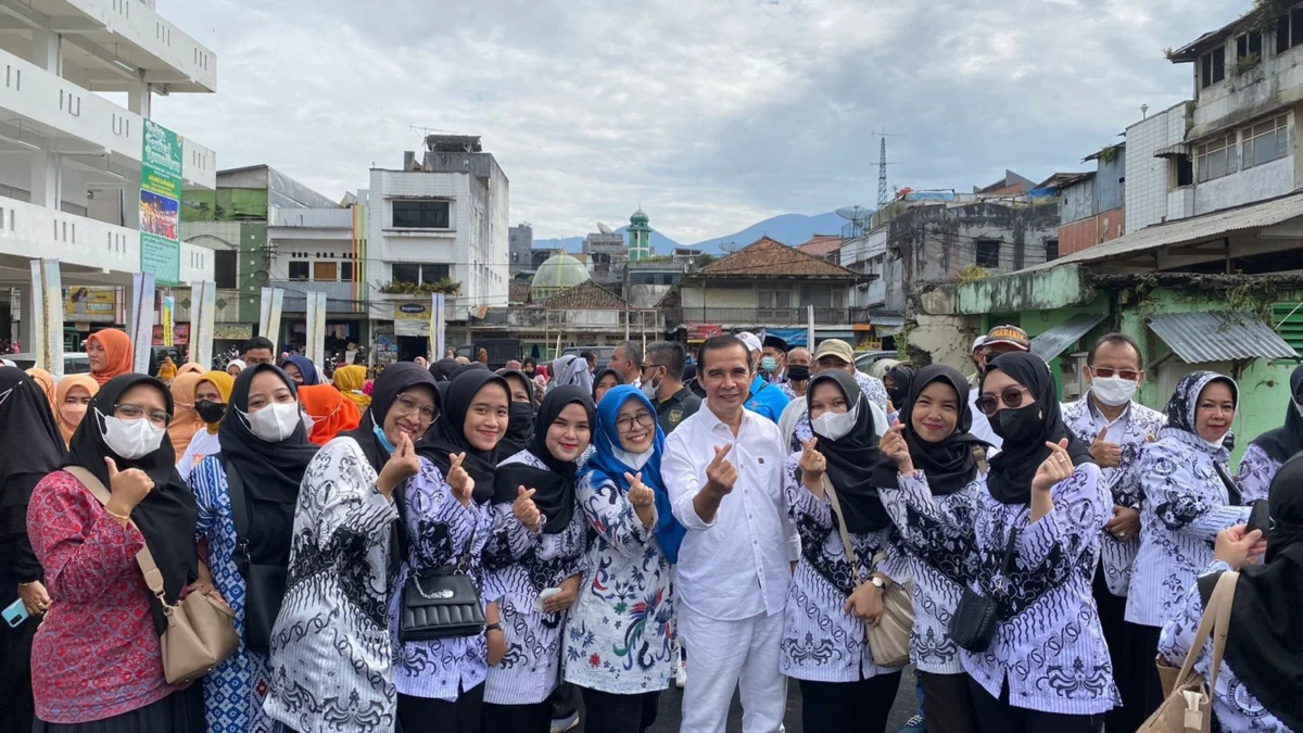 Wali Kota Sukabumi dan Ribuan Guru Belanja ke Pasar Pelita, Kadis P dan K Sangat Mendukung dan Mengapresiasi