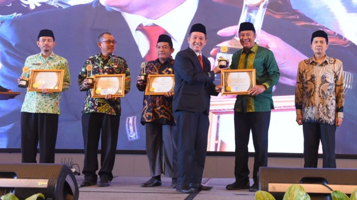 Fahmi Dinobatkan Sebagai Kepala Daerah Peduli Baznas