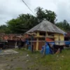 Bangunan PKL dan UMKM di Pantai Karanghawu tak Terawat