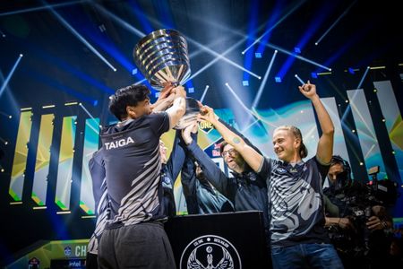 OG Dota 2 Saat Juara ESL One Stockholm 2022. Sumber Foto: Liquidpedia