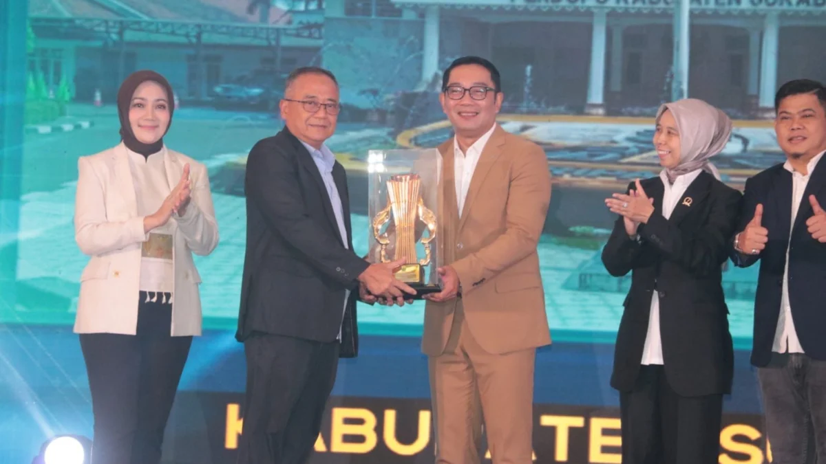 Pemkab Sukabumi Raih Penghargaan PPD Terbaik III