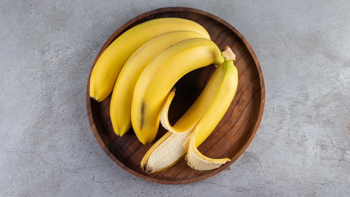 Buah pisang ini merupakan buah yang kaya akan nutrisi dan mafaatnya. Tentunya buah ini juga memilik manfaat yang baik bagi tubuh terutama bila kita mengkonsumsinya di saat bulan puasa.
