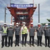 PT KCIC dan kontraktor KCJB merampungkan pemasangan girder box dari Casting Yard 4, untuk Kereta Cepat Jakarta-Bandung (KCJB).