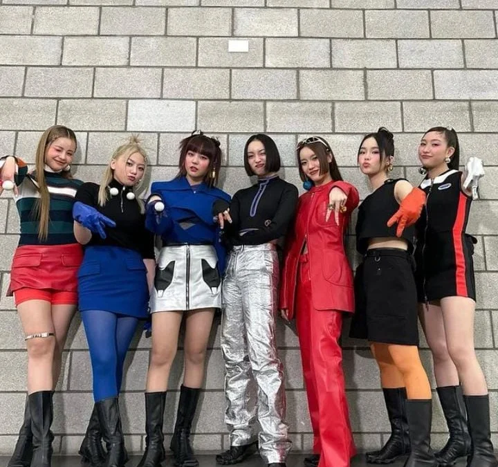 Girl Grup asal Jepang yaitu XG berhasil memulai debutnya pad atahun 2022,dimana mereka melakukan promosi di negara gingseng Korea Selatan. Banyak pro dan kontra tentunya dalam promosi ini, namun merka tidak memperdulikannya.
