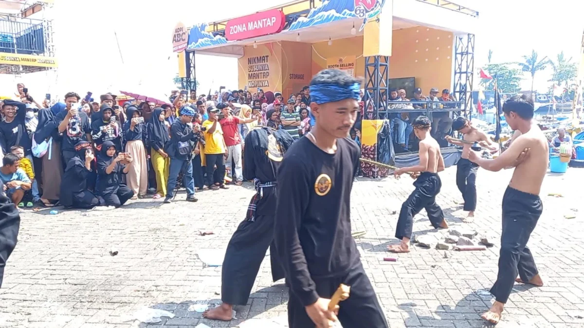 Paguyuban Lingkung Turut Berpartisipasi dalam Perayaan Hari Nelayan