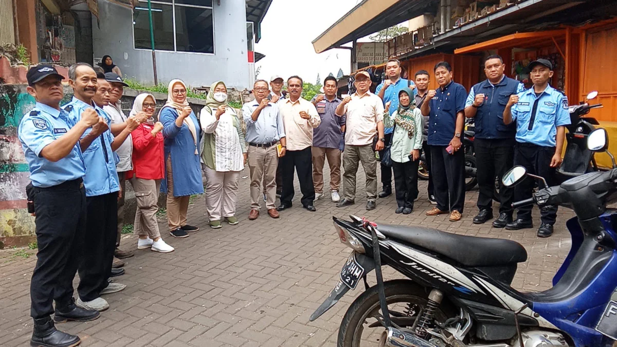 Tim Penilai SNI Pasar Rakyat Jabar Sambangi Pasar Cipanas