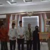 Pemkot Sukabumi Serahkan Kadeudeuh bagi Kafilah STQH tingkat Jabar