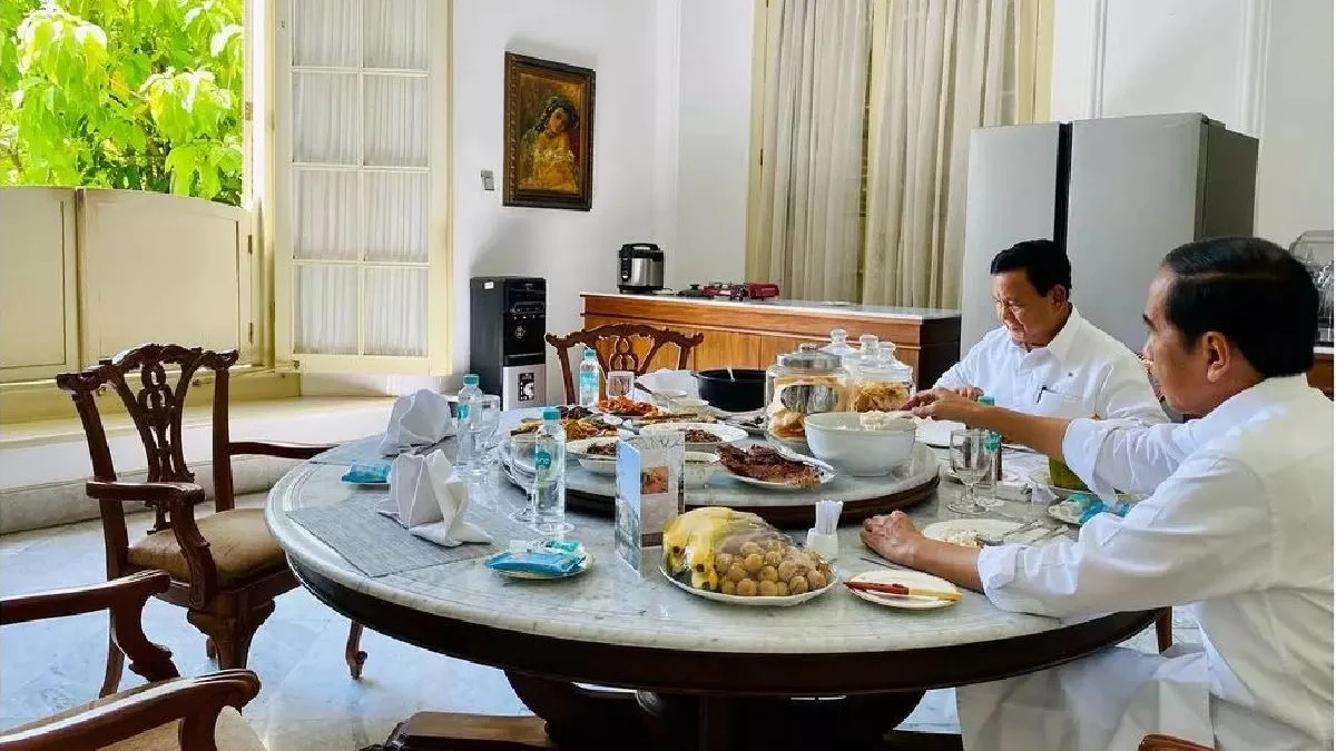 Makan Siang dengan Prabowo Subianto, Jokowi Akui Bahas soal Politik