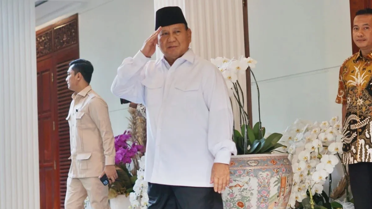 Presiden Lebih Sering Bersama Prabowo Ketimbang Ganjar