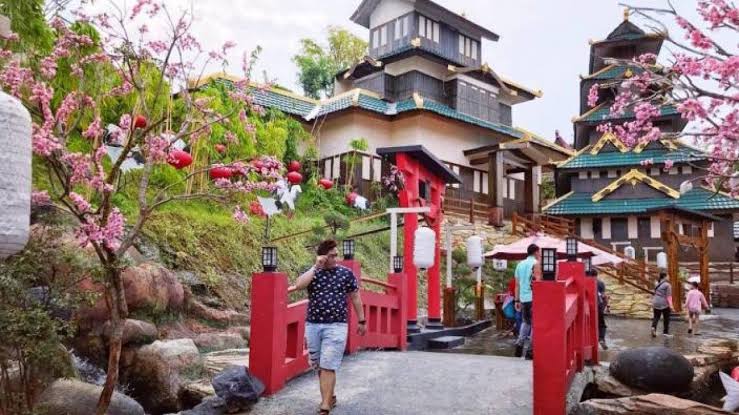 Wisata Kampung Korea Bandung, Banyak Kuliner dan Spot Kekinian