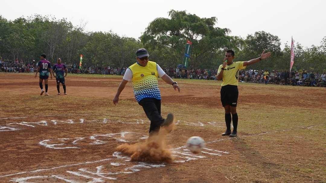 Open Turnamen Sepakbola Bupati Cup Ajang Pencairan Bibit Atlit Handal
