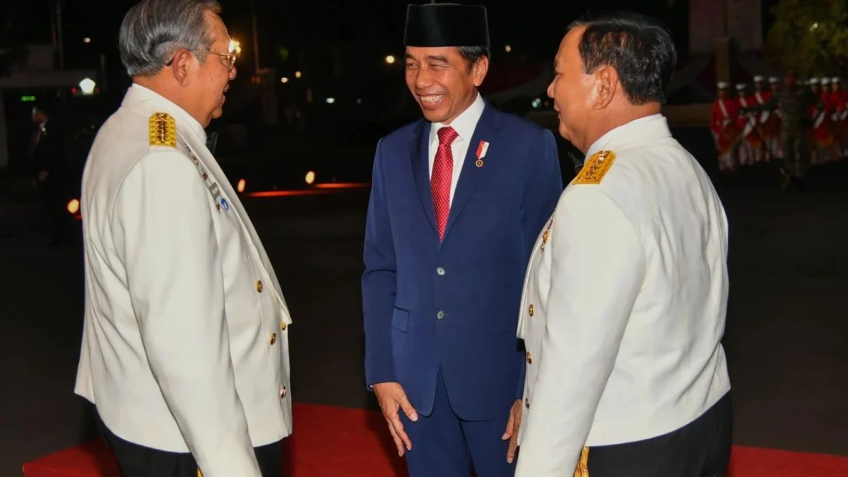 Jokowi-SBY-Prabowo Mesra di Parade Senja