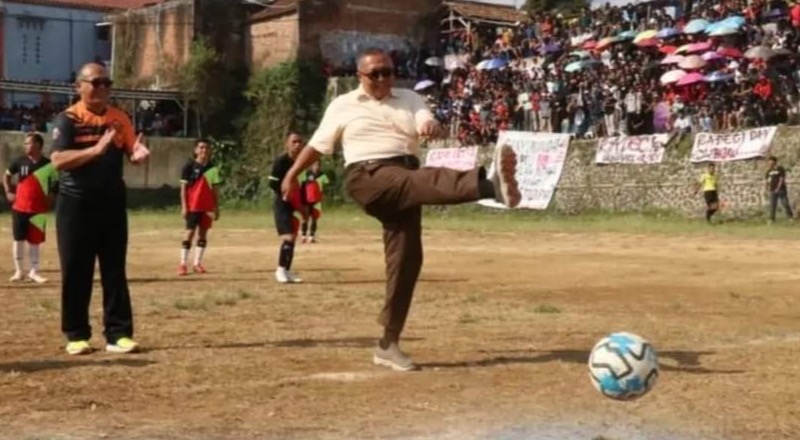 Marwan Tutup Turnamen Sepakbola Piala Bupati Sukabumi