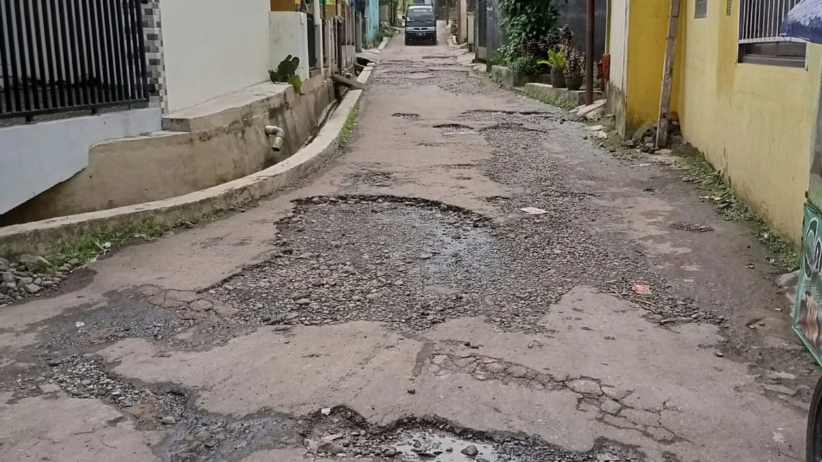 Rusak Parah, Kelurahan Subangjaya Ajukan Perbaikan Jalan 