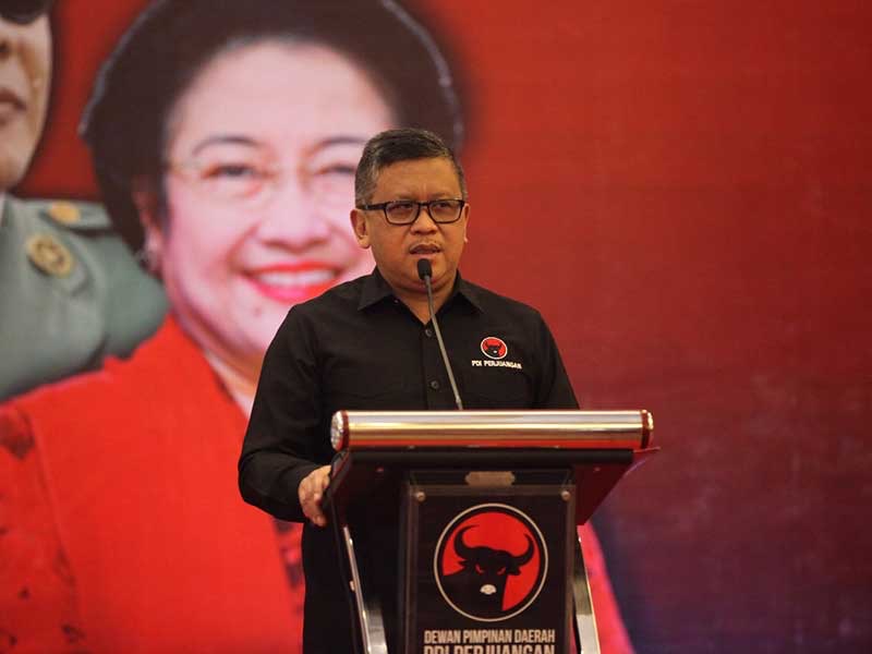 Hasto Mengaku Tunggu Bobby Nasution Kembalikan KTA PDIP