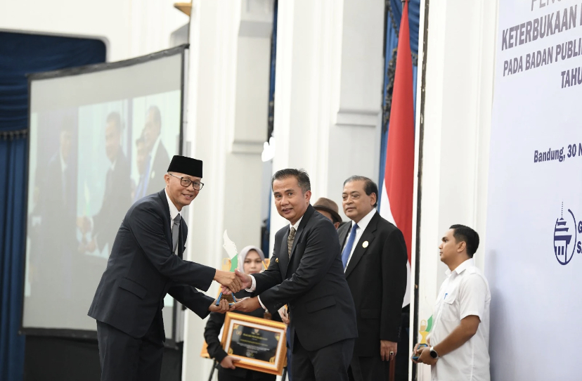 Pemkot Sukabumi Raih Penghargaan Kota Informatif