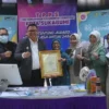 Kepala DP2KBP3A Dampingi Pj Wali Kota Sukabumi Terima Penghargaan Kinerja Terbaik Turunkan Angka Stunting