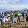 Ribuan Personel Bersih-bersih Pantai Talanca Loji