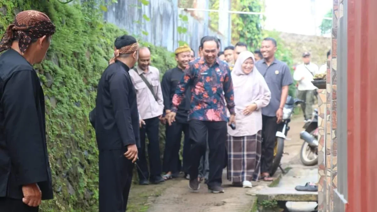 Sekda Kabupaten Sukabumi Ade Suryaman saat mengunjungi Lokus P2WKSS