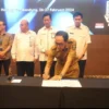 Sekda Kabupaten Sukabumi Ade Suryaman turut serta menandatangani Komitmen dan Berita Acara Rembuk Stunting Pr