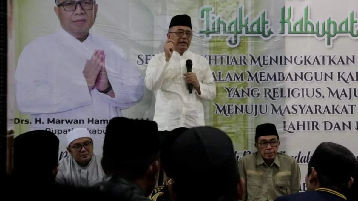 Wakil Bupati Sukabumi, Iyos Somantri saat memberi sambutan saat Muhibah Ramadhan