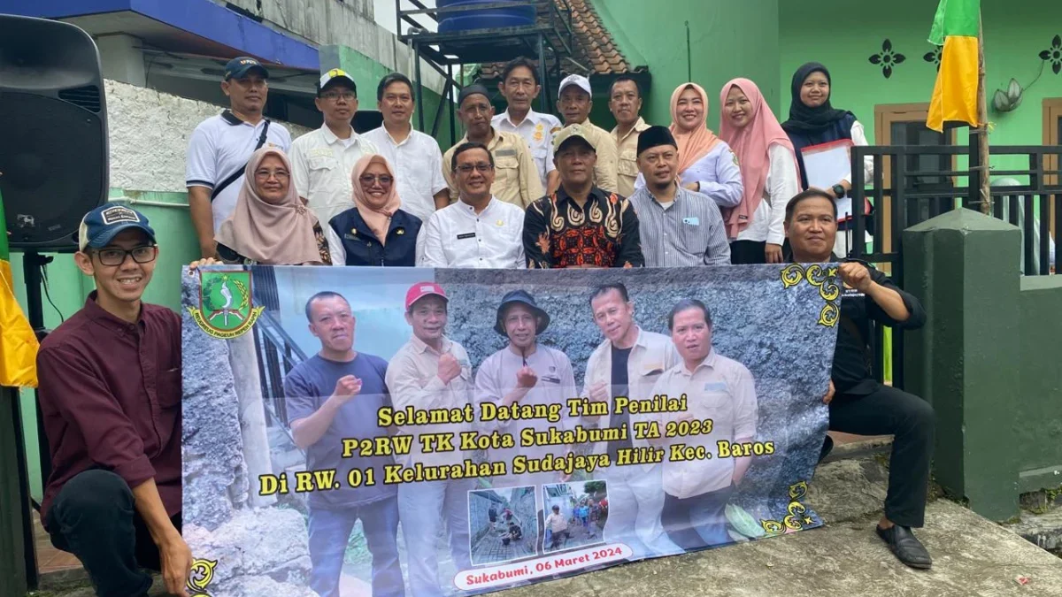 Tim penilai pelaksanaan P2RW Kota Sukabumi mendatangi d RW01
