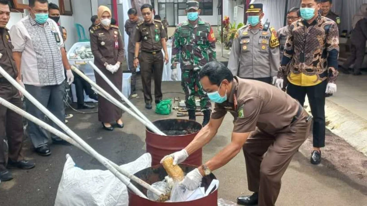 Kejadian Kabupaten Sukabumi melakukan Pemusnahan BB hasil tindak pidana periode September 2023 sampai Februari