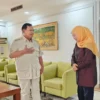 Khofifah Indar Parawansa saat bertemu dengan Calon Presiden nomor urut 2 Prabowo Subianto
