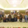 Pj Wali Kota Sukabumi Kusmana Hartadji berfoto bersama para peserta FPD