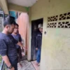 Personel Satreskrim Polres Sukabumi Kota melakukan olah TKP