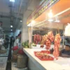 Pada H-1 Ramadan, harga daging sapi di Kota Sukabumi terpantau naik hingga mencapai Rp140 ribu per kilogram.