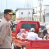 Kapolres Sukabumi AKBP Tony Prasetyo saat memantau arus lalulintas saat Operasi Ketupat Lodaya 2024