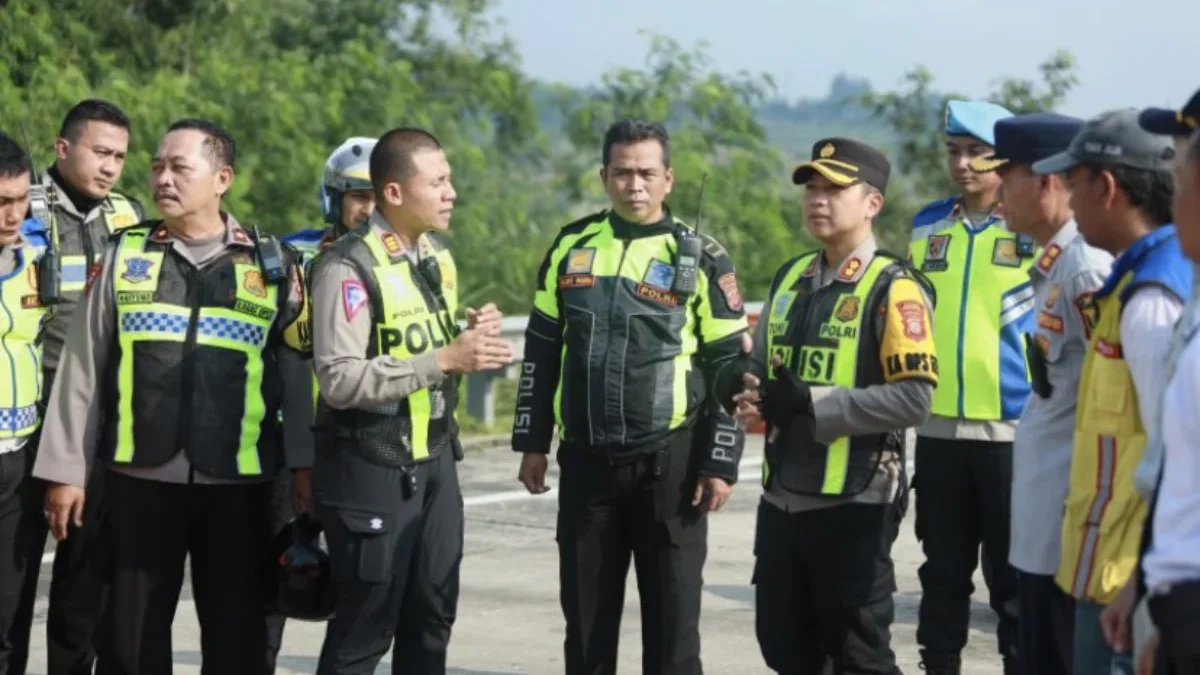 Kapolres Sukabumi AKBP Tony Prasetyo saat mengecek sejumlah lokasi rawan kemacetan di wilayah hukum