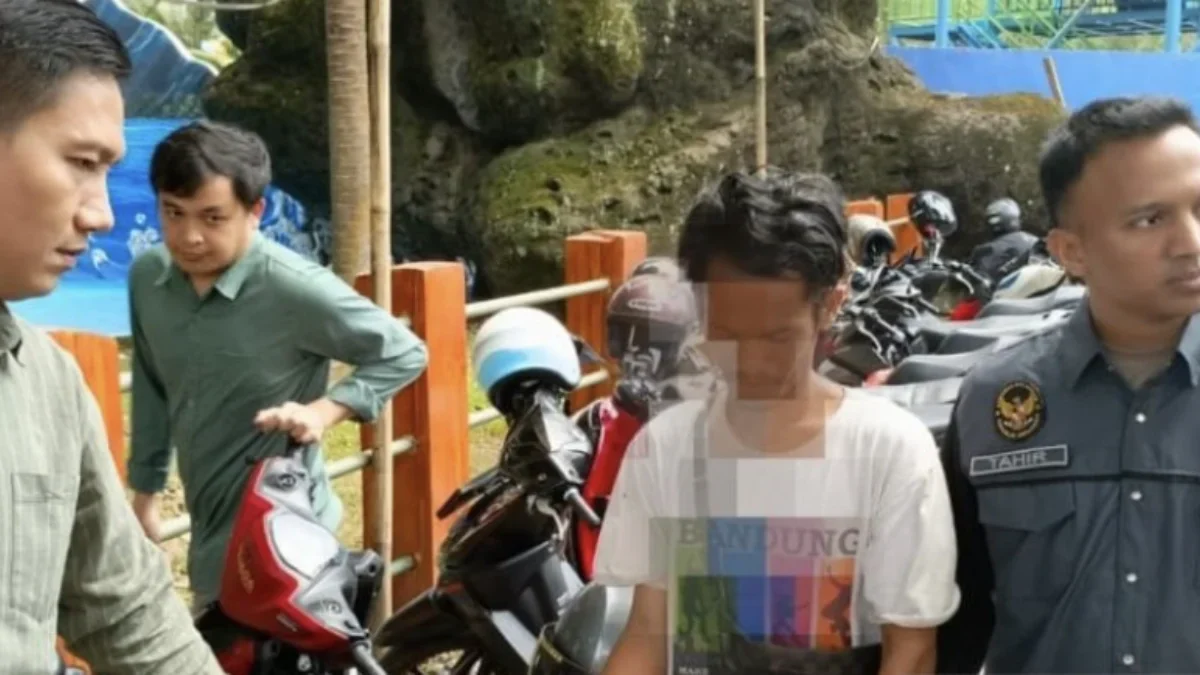 Tim Saber Pungli Kota Sukabumi menangkap seorang pemuda