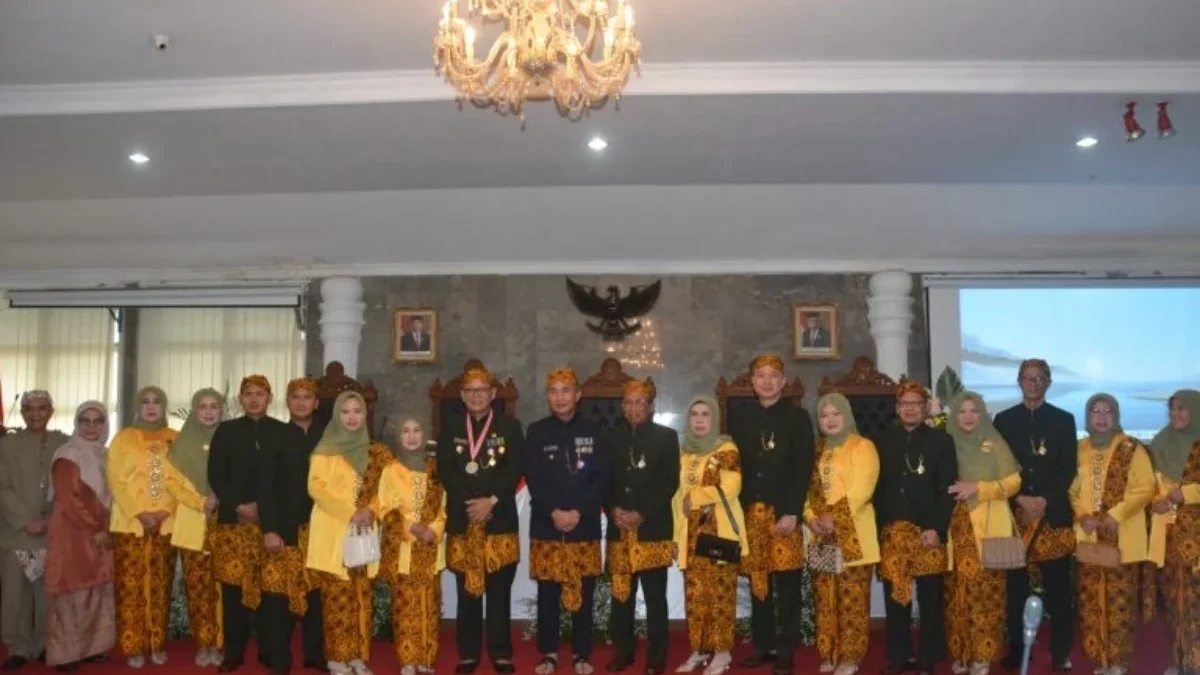 Penjabat Gubernur Jawa Barat Bey Triadi Machmudin menghadiri Paripurna Istimewa Hari Jadi ke-110 Kota Sukabumi