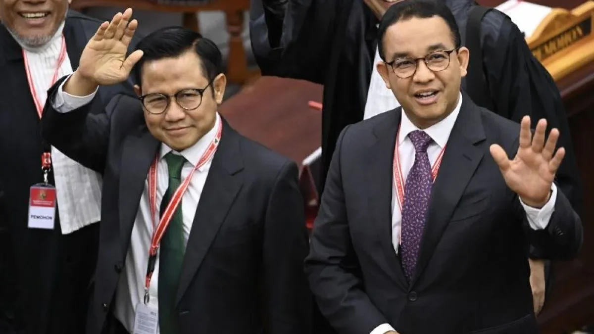 Calon presiden dan calon wakil presiden nomor urut 1 Anies Baswedan (kanan) dan Muhaimin Iskandar (kiri)